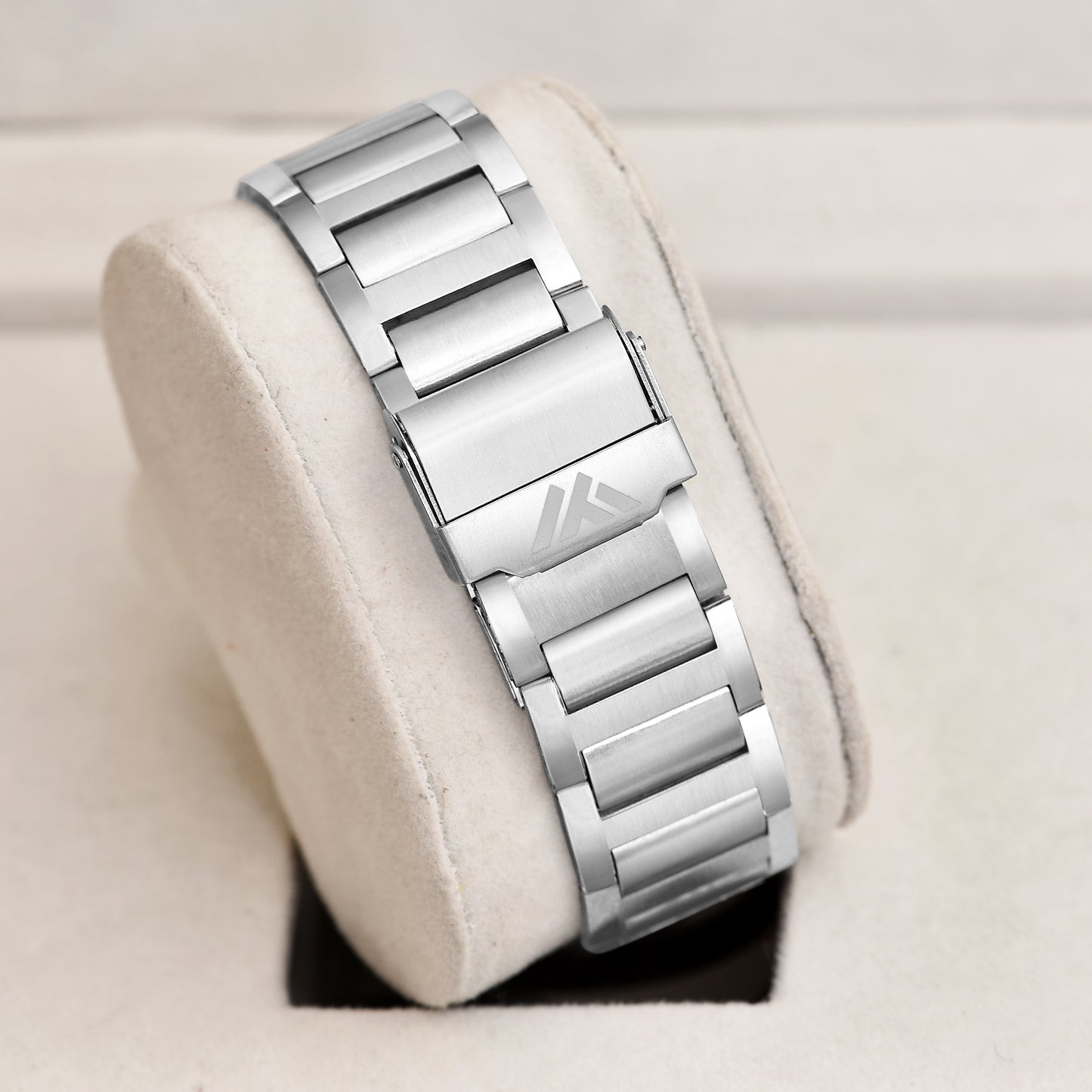 Luxury Men’s Analog Watch - style | functionality | classy design | everyday wear