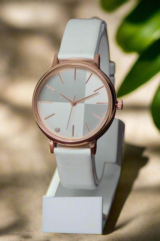 Elegant Round Dial Ladies Watch – Sleek Metallic Finish