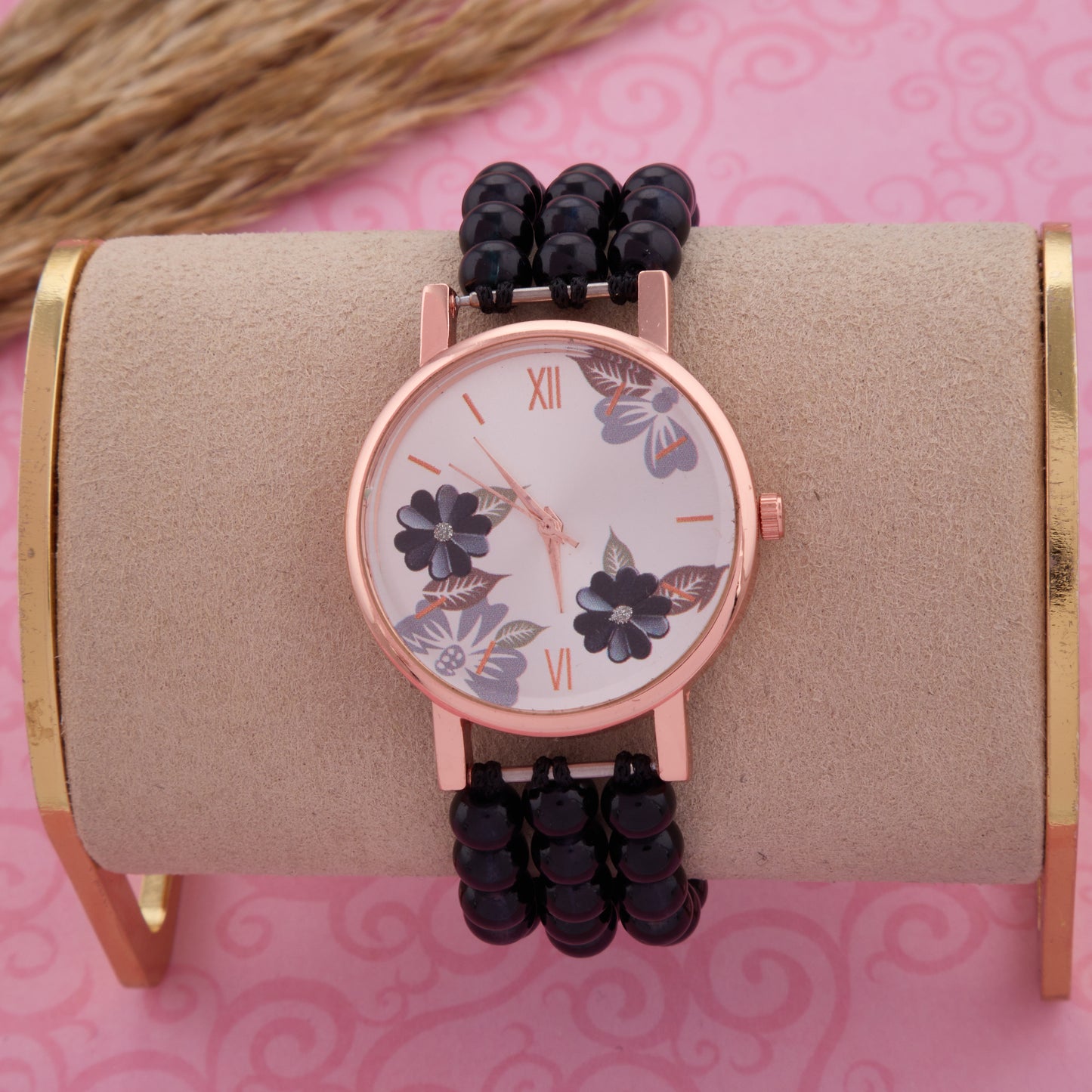 Classic Dial Women’s Watch – Minimalist & Smart
