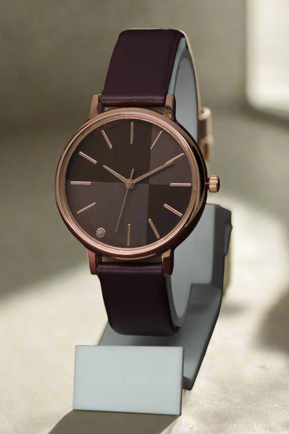 Elegant Round Dial Ladies Watch – Sleek Metallic Finish