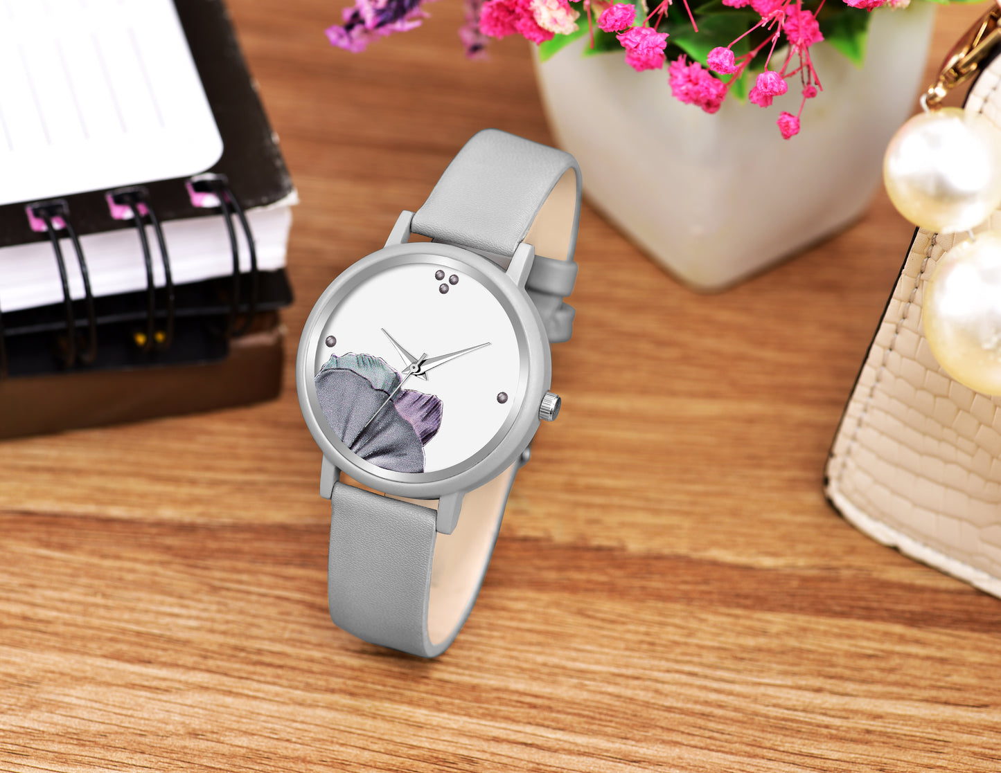 Trendy Dial Watch for Women – Lightweight & Sleek for romantic dinner, casual day out, or party night