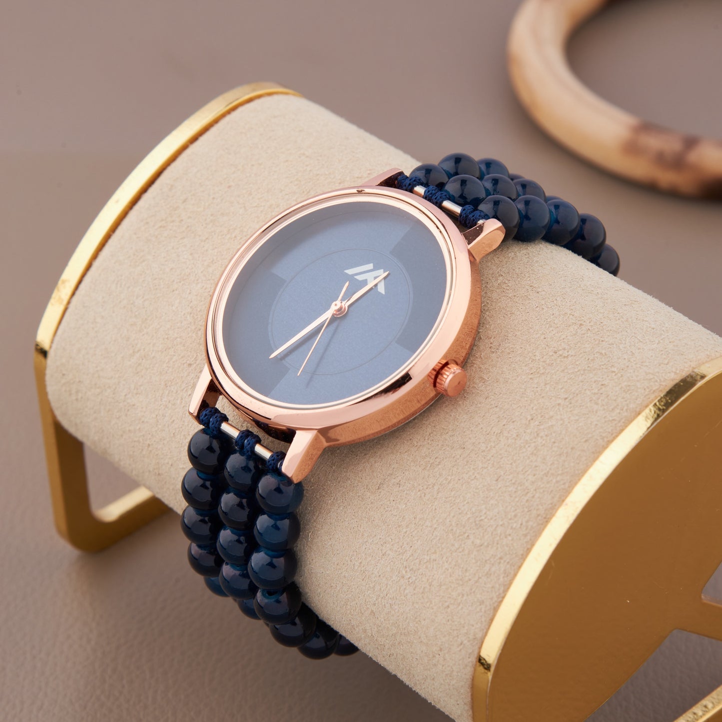 Women's Casual Analog Watch with Rose Gold Case – Rugged & Bold Look